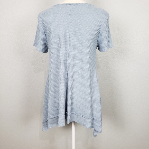 ALTAR'D STATE Waffle Knit Sharkbite Hem Top Light Blue Sz S - Picture 5 of 7